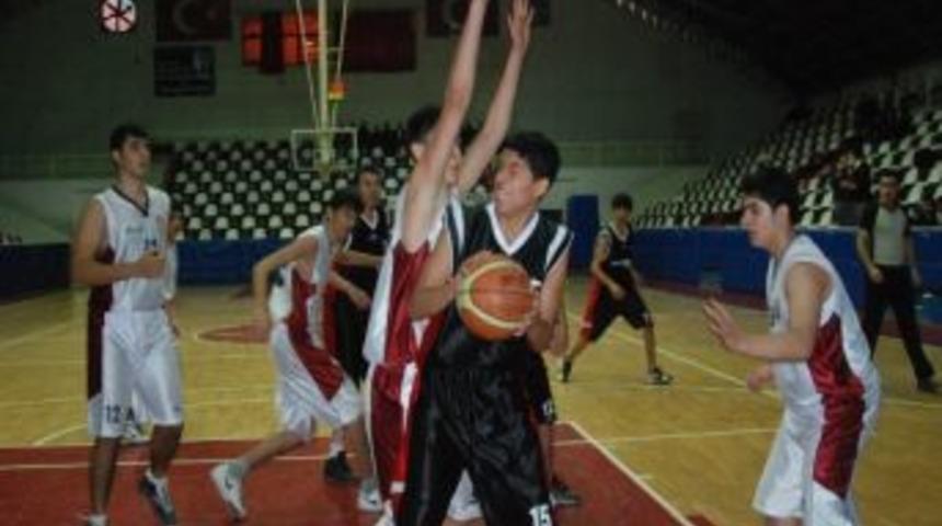 Okullar Arası Gen&ccedil; Erkekler Basketbol İl Birinciliği M&uuml;sabakaları