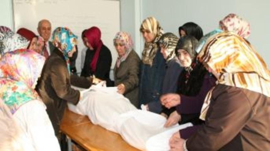 Devrek Halk Eğitimi Merkezinden Cenaze Yıkama Kursu