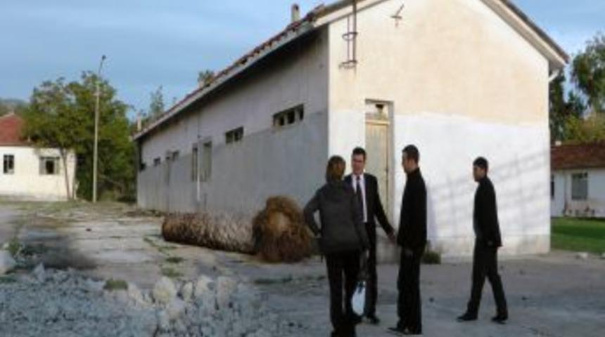 Fethiye'de Olası Deprem I&ccedil;in &Ccedil;adır, Depo Ve Konaklama Alanları Belirlendi