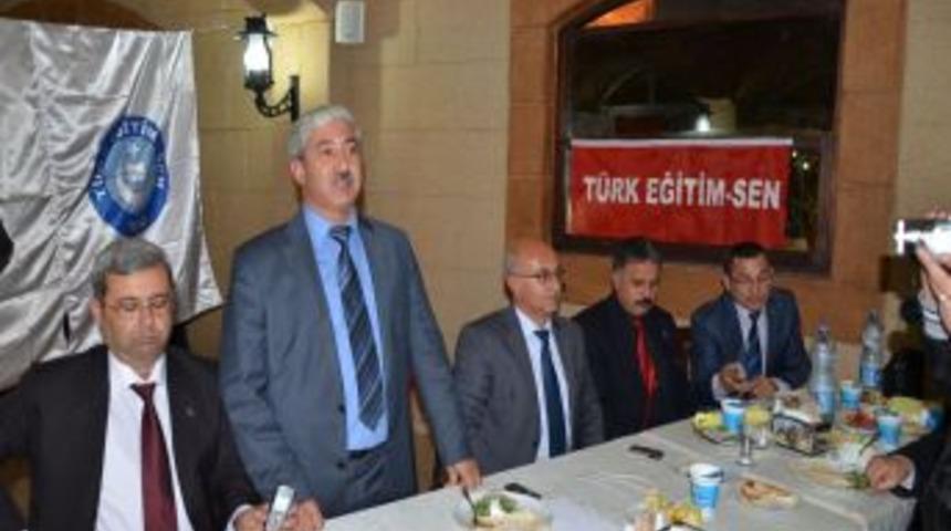 Eğitim Sen, &Ouml;ğretmenlerin Resen Başka Il&ccedil;elere Atanmasına Tepki G&ouml;sterdi