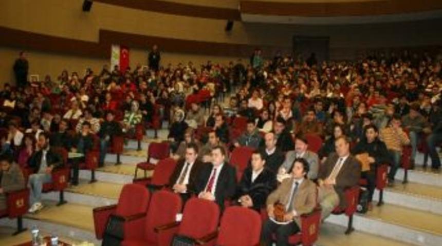 Rektör Şerifoğlu, Öğrencilerle Bir Araya Geldi