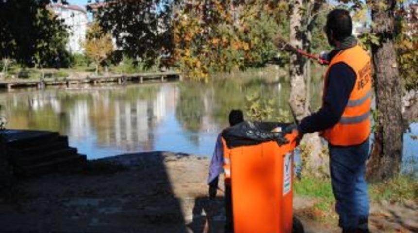 Manavgat Irmağı'nda Yağış Sonrası Biriken Atıklar Temizlendi