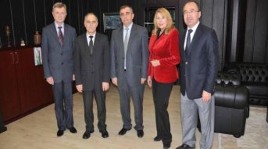 Odessa Tıp &Uuml;niversitesi &Ouml;ğretim &Uuml;yeleri, OM&Uuml; Rekt&ouml;rl&uuml;ğ&uuml;&rsquo;n&uuml; Ziyaret Etti