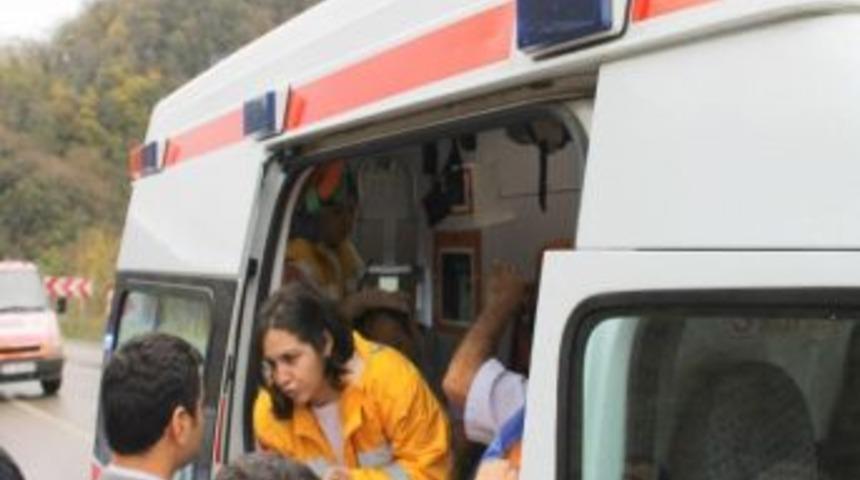 Otomobil Takla Attı: 2 Yaralı