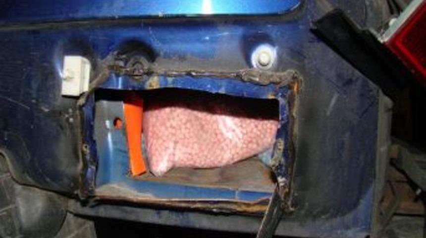 Pazarkule&rsquo;de 4 Milyon Lira Değerinde Uyuşturucu Hap Ele Ge&ccedil;irildi