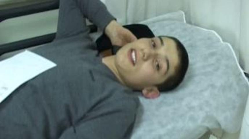 G&uuml;venlik G&ouml;revlisi, &Ccedil;ekim Yapan Gazeteciye Biber Gazı Sıktı