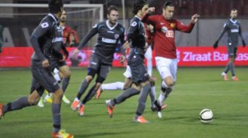 Eskişehirspor: 3 – Kardemir D.Ç. Karabükspor: 0