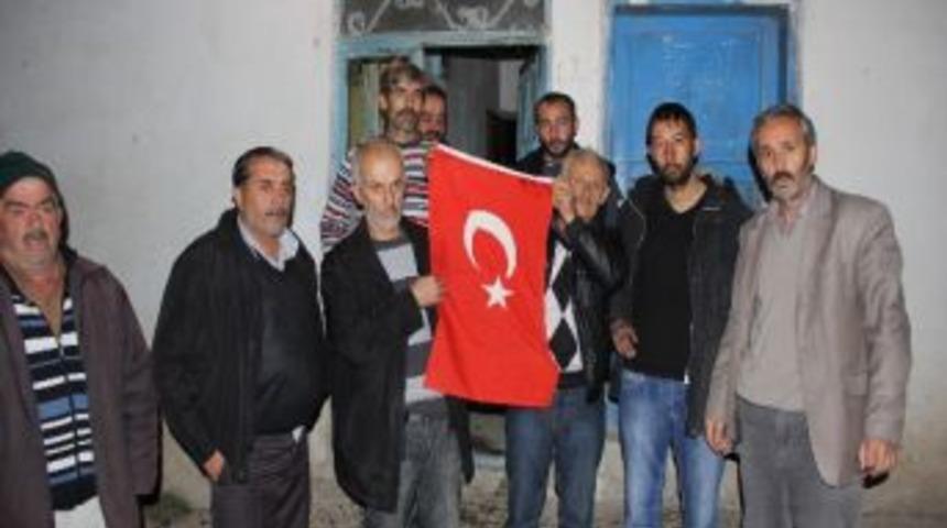 (&ouml;zel Haber) Erzurumlu Şehit Polisin K&ouml;y&uuml;nde Yas