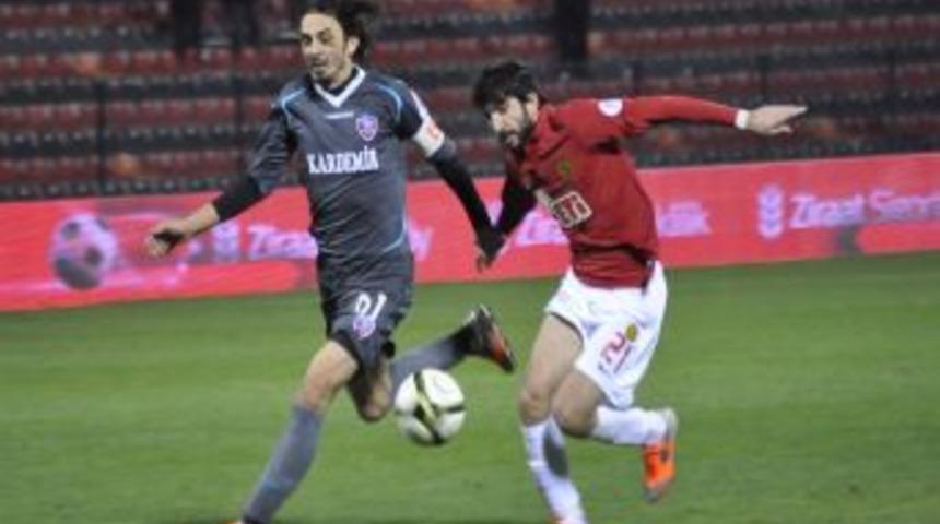 Eskişehirspor: 5 &ndash; Kardemir D.&Ccedil;. Karab&uuml;kspor: 1