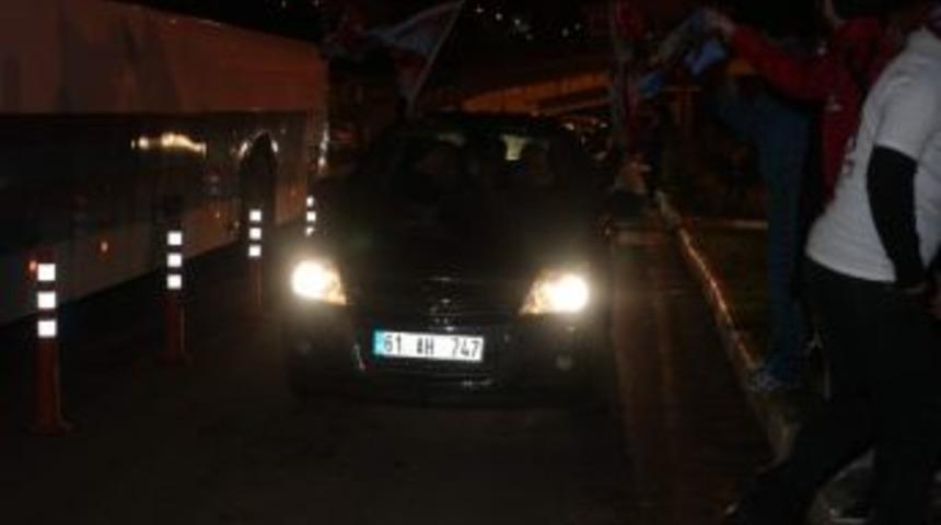 Galatasaray'ı Kupadan Eleyen 1461 Trabzon'a Coşkulu Karşılama