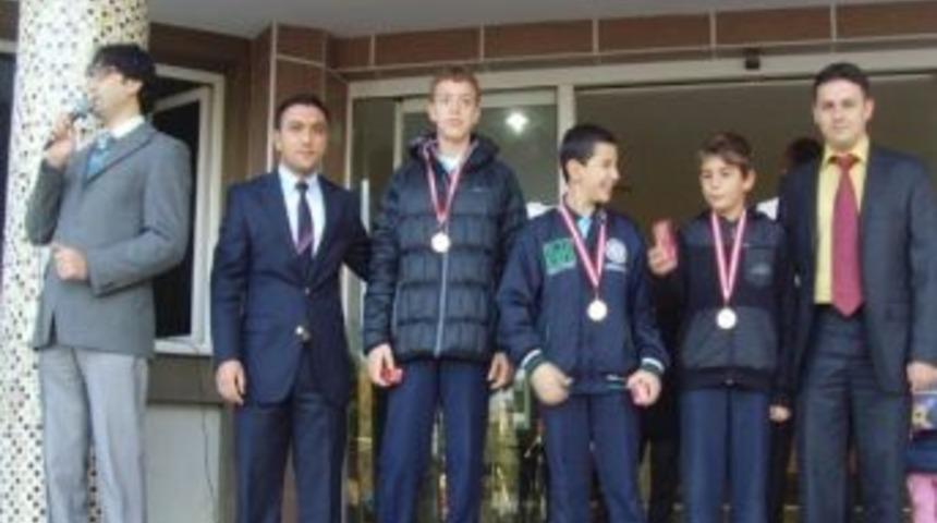 Birgivi Kolejinde &Ouml;d&uuml;l Yağmuru