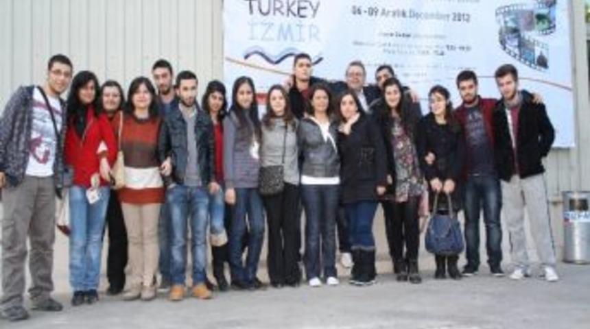 Halkla İlişkiler Ve Tanıtım &Ouml;ğrencileri, İzmir&rsquo;de A&ccedil;ılan Turizm Fuarı&rsquo;nı Ziyaret Etti
