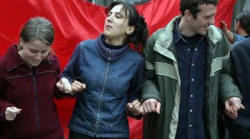 Polisi Şehit Eden Kadın Ter&ouml;rist Tutuklanıp Serbest Bırakılmış