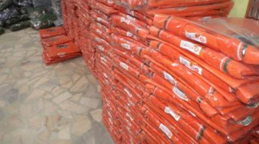 Okul &Uuml;niforması Elinde Kalan Esnaf Iflas Bayrağını &Ccedil;ekti