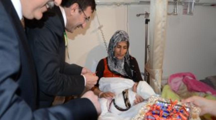 Kalkınma Bakanı Yılmaz'dan, 12.12.12'de Doğan Bing&ouml;ll&uuml; Bebeklere &Ccedil;eyrek Altın