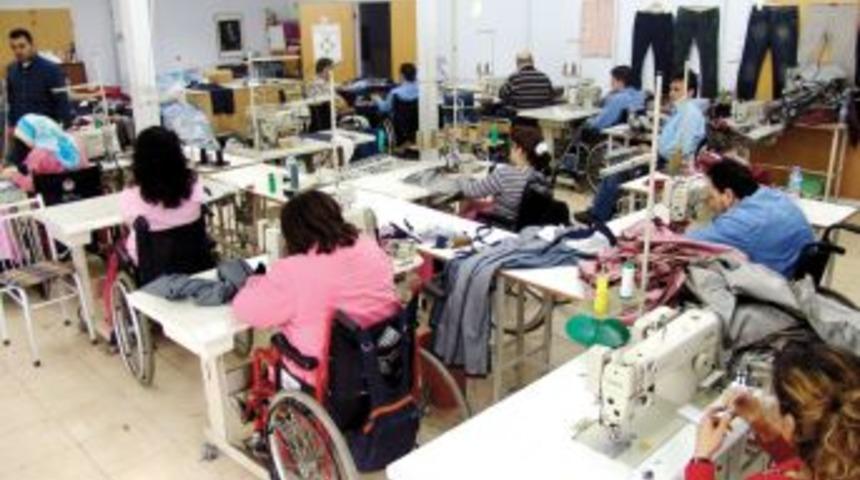 Engelliler Bez Torba &Uuml;reterek &Ccedil;evreye Sahip &Ccedil;ıkacak