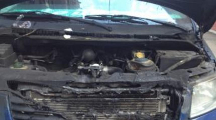 Minibüsünü Kundaklayanları Her Yerde Arıyor