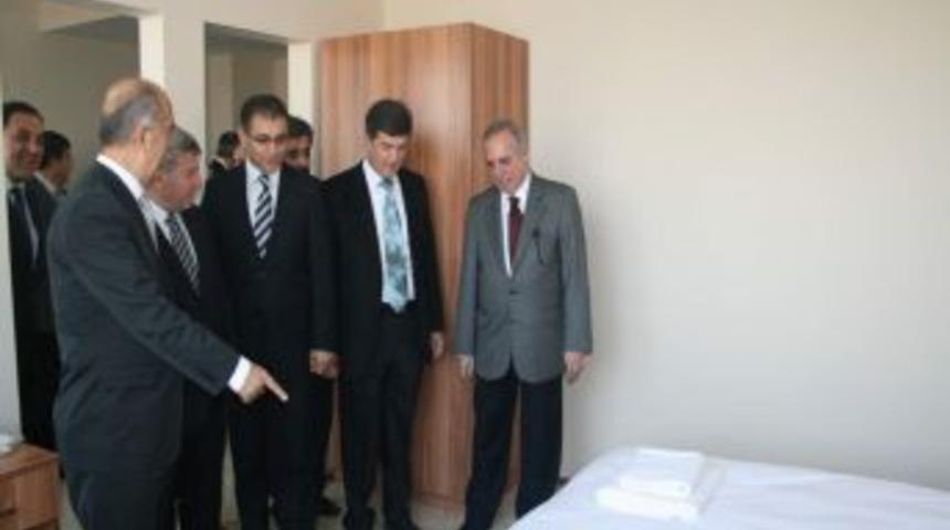 Vali, BTSO &Uuml;yelerini Otelcilik Ve Turizm Meslek Lisesinde Topladı