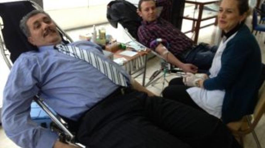 Mali M&uuml;şavirlerden Kan Bağışı