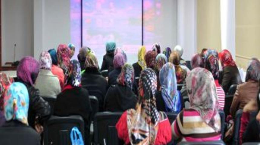 Mamaklı Annelere &Ccedil;ocuk Yetiştirme Ile Ilgili Seminer