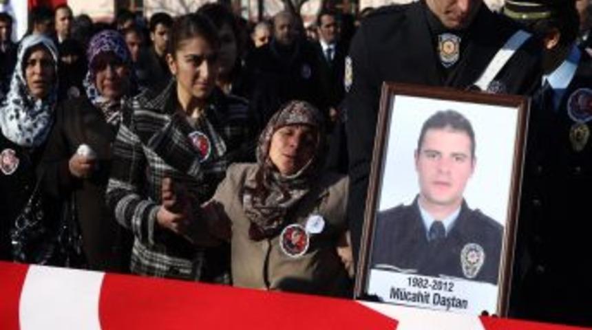 Şehit Polis Memleketine Uğurlandı