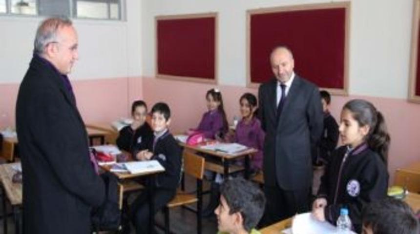 Vali Yurdakul&rsquo;un Okul Ziyaretleri Devam Ediyor