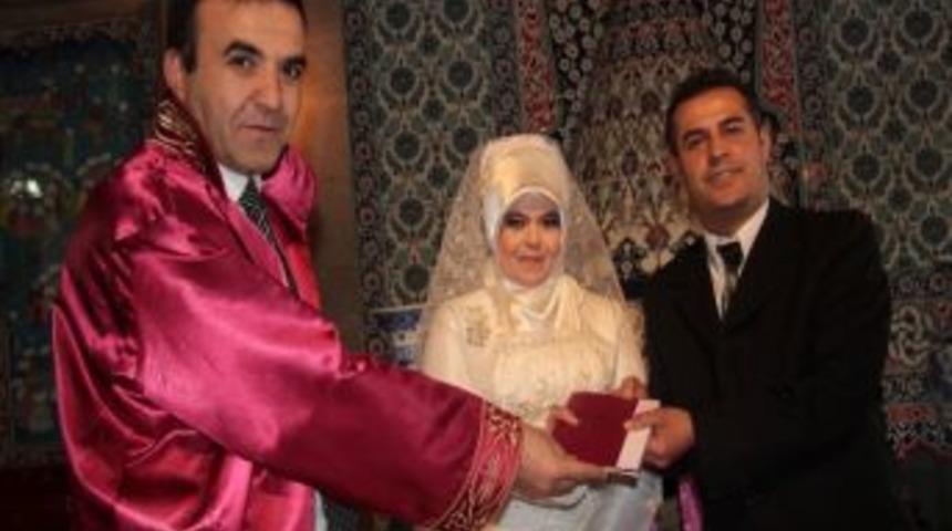 12.12.2012 G&uuml;n&uuml; Saat 12.12&rsquo;de Evlendiler