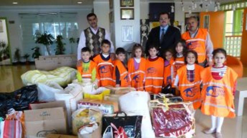 Minik Y&uuml;reklerden Suriyeli M&uuml;ltecilere Yardım Eli