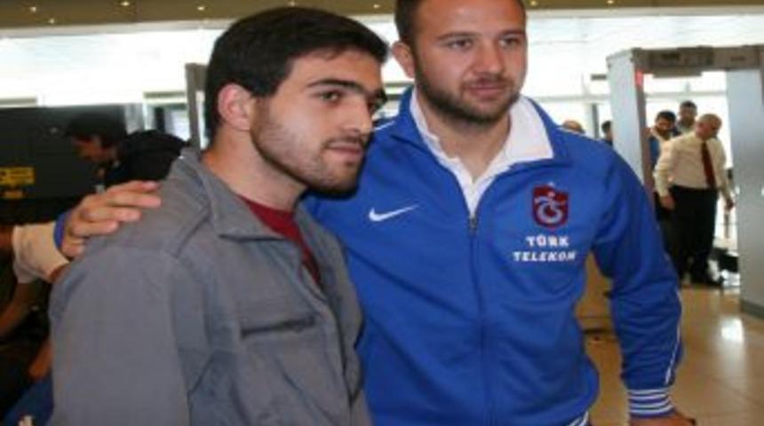 Trabzonspor, İstanbul&rsquo;a Tur I&ccedil;in Gitti