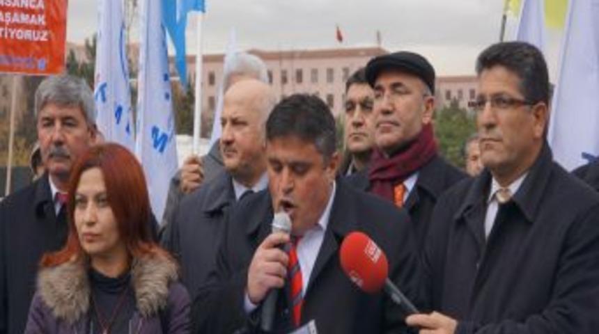 Sendikalardan Meclis &Ouml;n&uuml;nde &lsquo;b&uuml;t&ccedil;e&rsquo; Protestosu