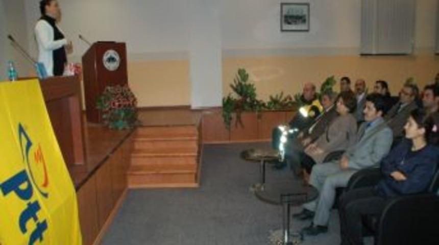 Ptt Personelini Eğitiyor