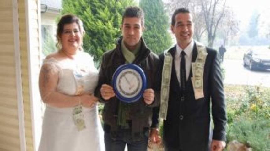 12 Yıl &Ouml;nce Tanıştılar 12.12.12&rsquo;de Evlendiler