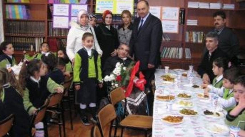 Okulda &Ouml;ğrencilere Empati Eğitimi