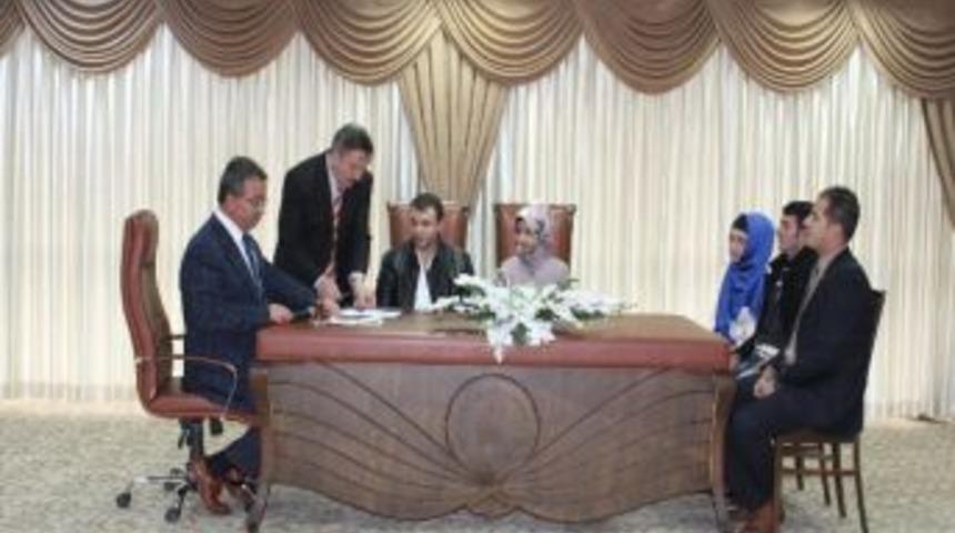 12.12.12 G&uuml;n&uuml; 22 &Ccedil;ift Karatay&rsquo;da Nikah Masasına Oturdu