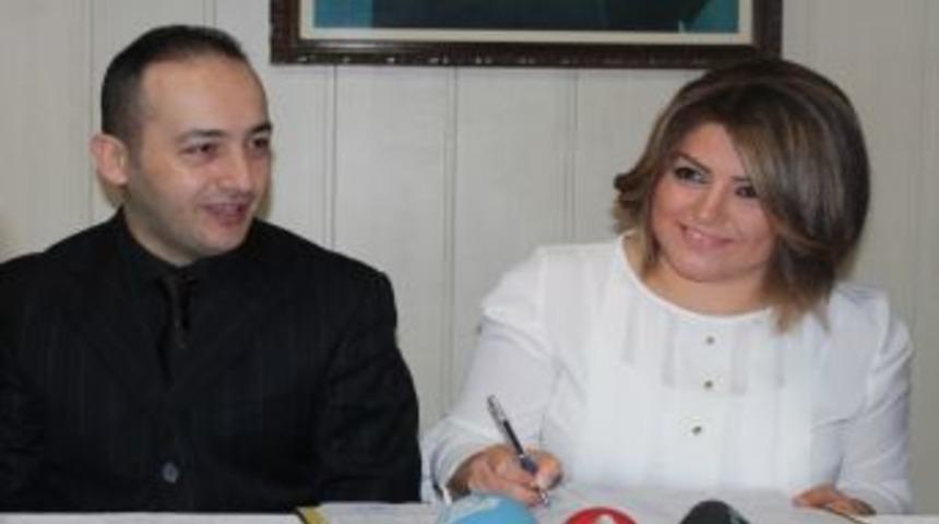 Gazeteci, 12.12.12&rsquo;de Nikah Masasına Oturunca Kendisi Haber Oldu