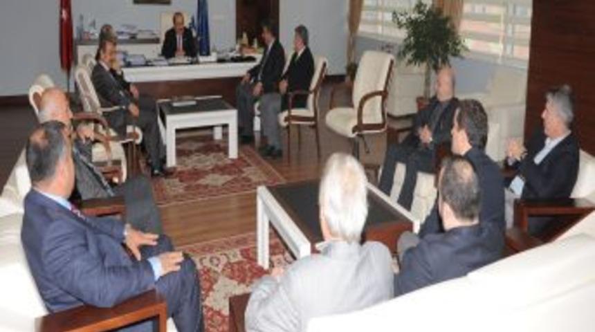 MHP Y&ouml;netiminden Başkan G&uuml;mr&uuml;k&ccedil;&uuml;olu'na Ziyaret