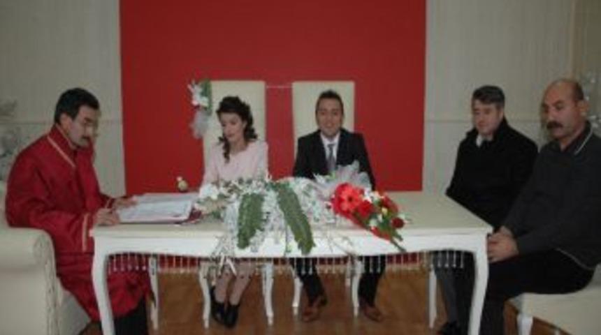 Elbistan'da 12.12.2012 &Ccedil;ılgınlığı