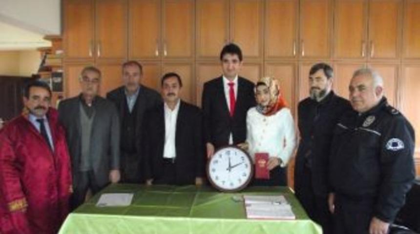 Polis Memuru Da 12.12.2012 &Ccedil;ılgınlığına Uydu