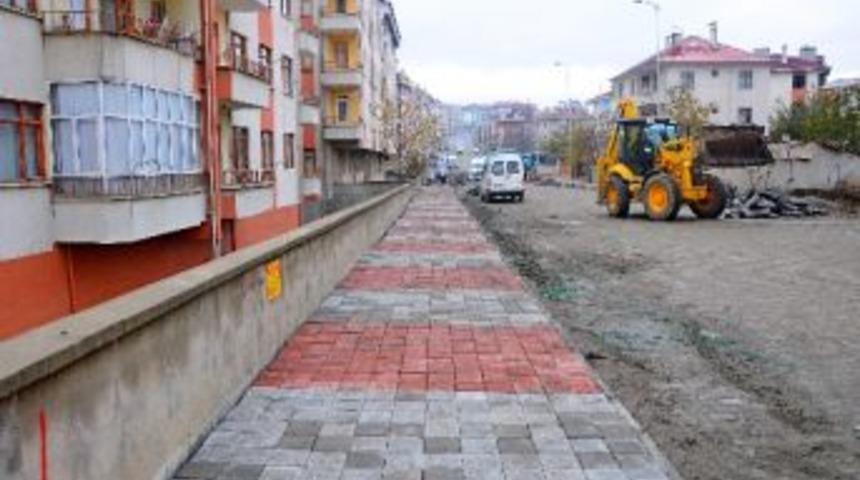 Tosya Belediyesi, Parke &Ccedil;alışmalarını S&uuml;rd&uuml;r&uuml;yor