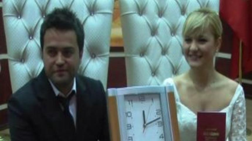 Bolu'da 20 &Ccedil;ift Evlilik I&ccedil;in 12.12.2012 Tarihini Tercih Etti