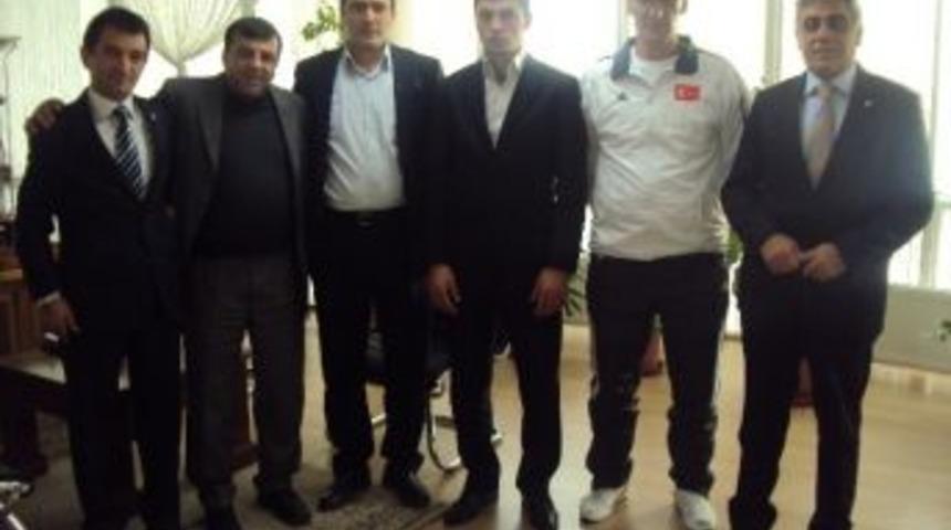 Milli Boks&ouml;r Osman Aydın&rsquo;dan &Ccedil;intimar&rsquo;a Ziyaret