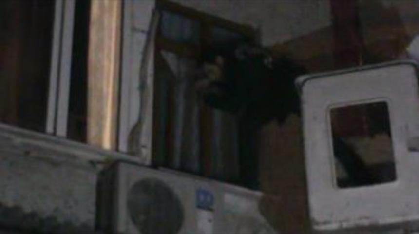 Beyoğlu'ndaki Uyuşturucu Operasyonu Polis Kamerasında