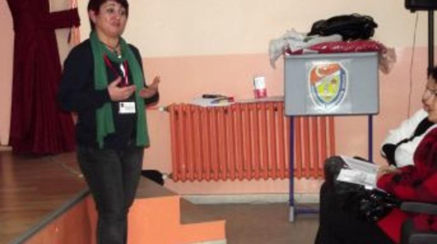 Kızılay, Tirebolu'da Öğretmenlere Seminer Verdi