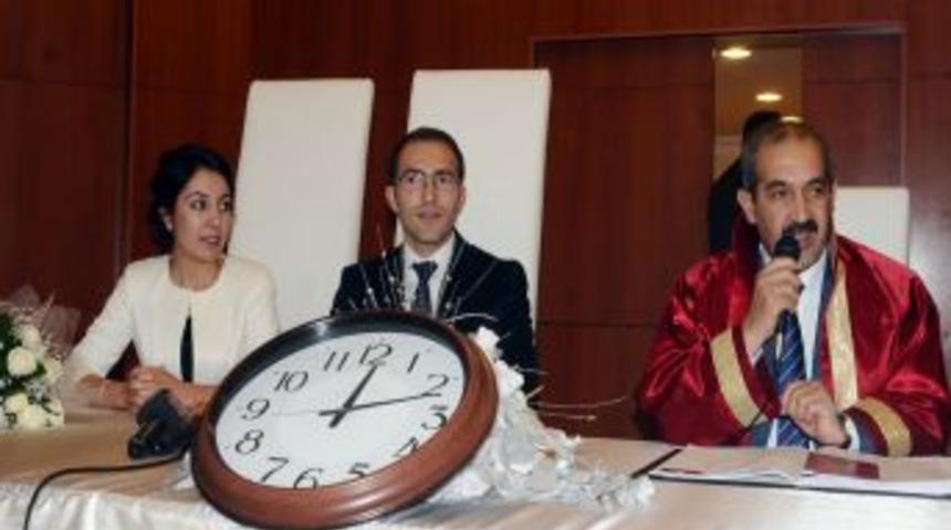 12.12.2012'de Nikah Kıydırdılar