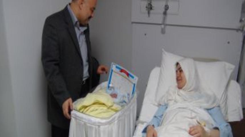 İİT'nin Medya Direkt&ouml;r&uuml; De Bug&uuml;n Baba Oldu