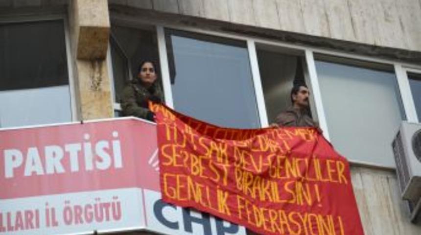 Kocaeli'ndeki Eylemciler Bu Kez De CHP Binasında G&ouml;steri Yaptı