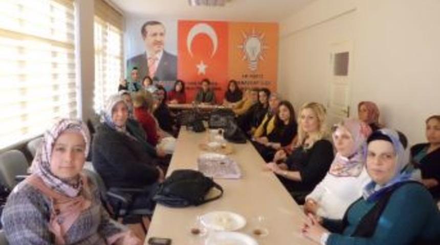 Ak Parti Kadın Kollarına Taze Kan