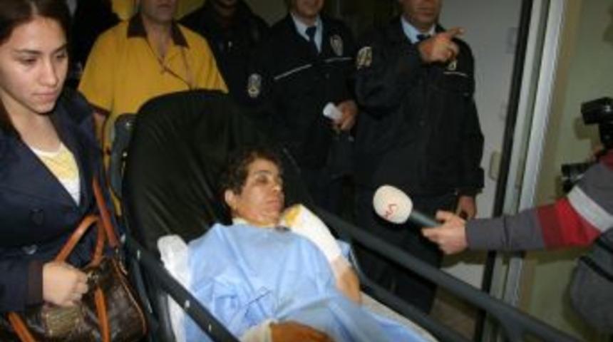 Kendini Yakan Kadın Eşini, Kocası Da Karısını Su&ccedil;ladı