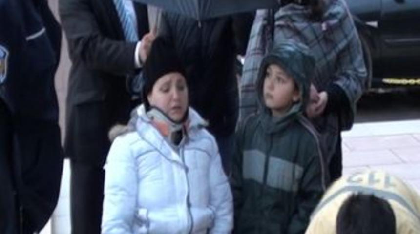 4 Kişinin Bindiği Motorsiklet Yayaya &Ccedil;arptı