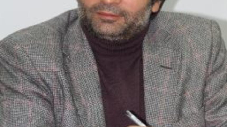 B&uuml;y&uuml;kşehir Belediyespor Genel Kaptanı Cellat'tan Kadro Dışı A&ccedil;ıklaması